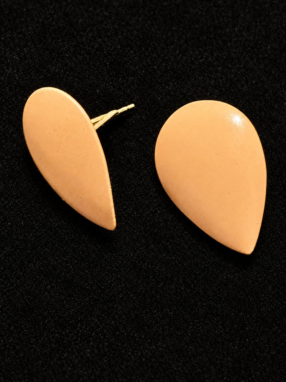 ⚜️ Teardrop Stud Earrings | Peach Nude Enamel | Gold-Tone Post 💗